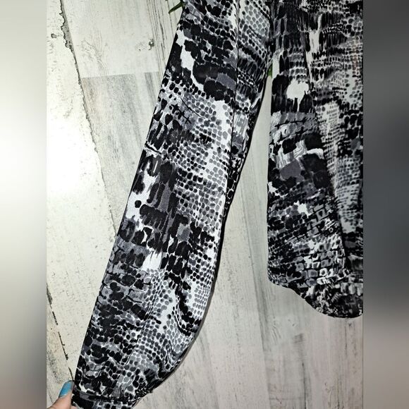 NWOT Iris Snake Print Blouse - Picture 3 of 8